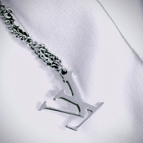 Louis Vuitton Monogram Eclipse Charms Necklace - Picture 3 of 12